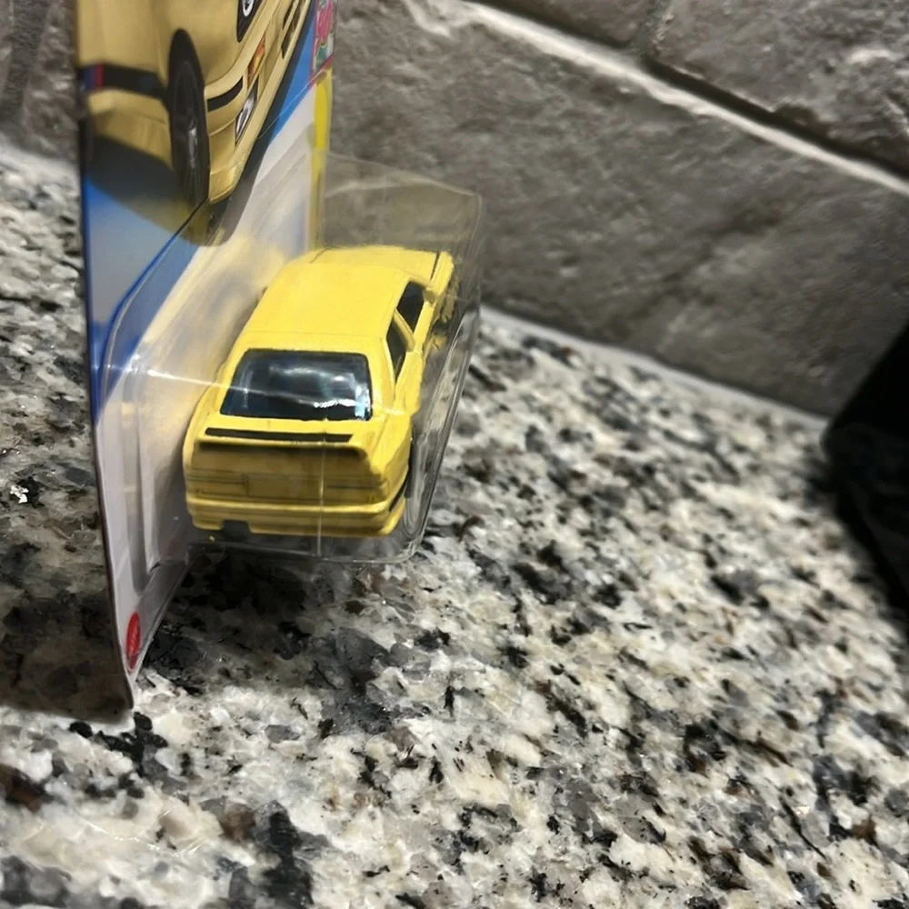 Hot Wheels 92 BMW M3 yellow toy die cast car 1/64 Mattel The 90s